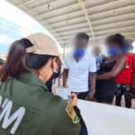 Abuelitos hacen fila desde las 3 de mañana para recibir refuerzo antiCovid