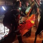 Jorge Campos recibe homenaje en Francia… acude en sus famosas “chanclas” al Museo de Artes Decorativas