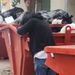 Talibanes prohíben a mujeres afganas hablar en voz alta, con otras mujeres