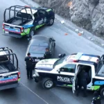 Estudiante denuncia acoso en discurso de graduación; detienen a profesor