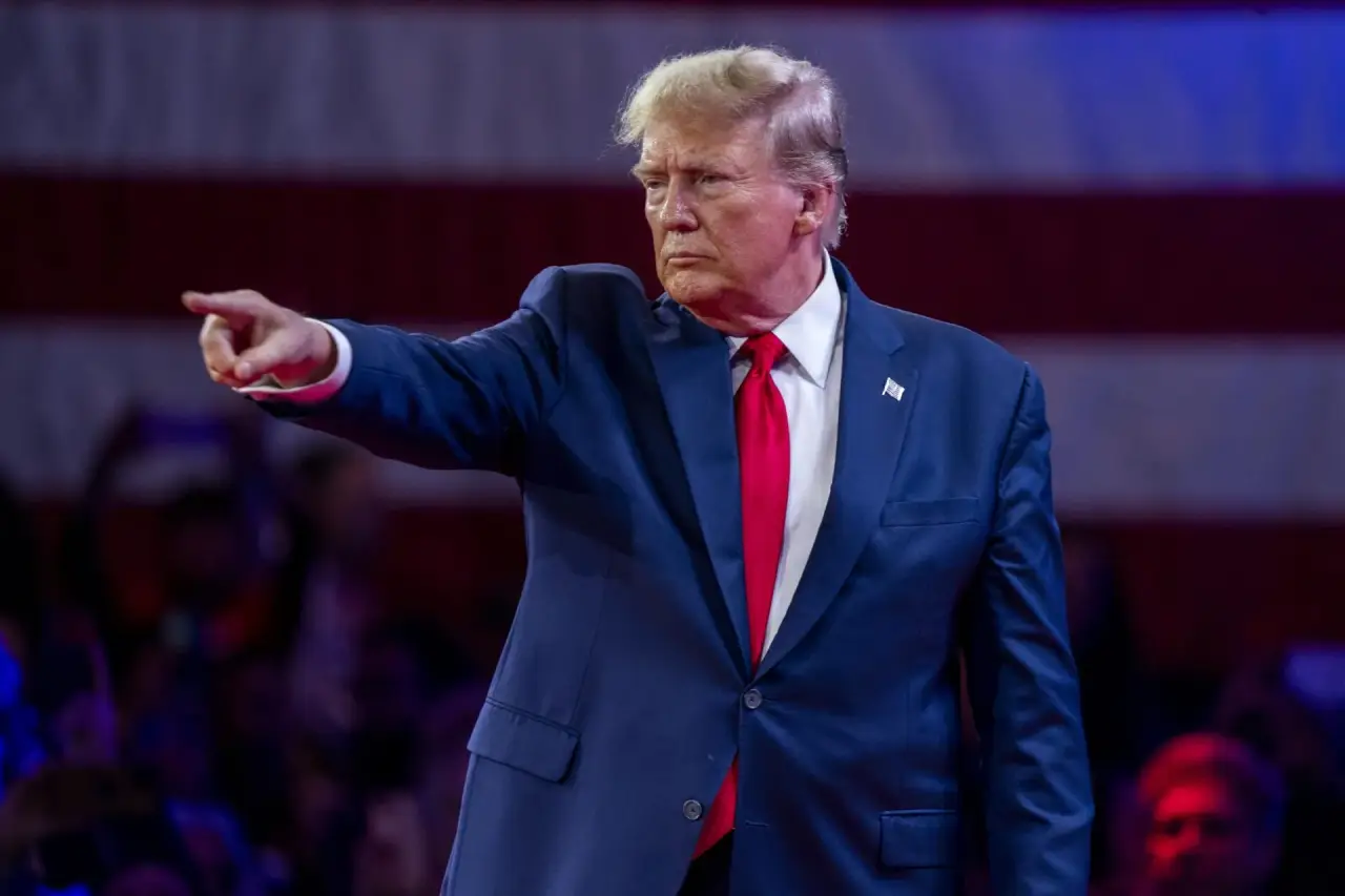 Luz verde a moneda de oro con la efigie del expresidente: polémica y lujo en una sola pieza